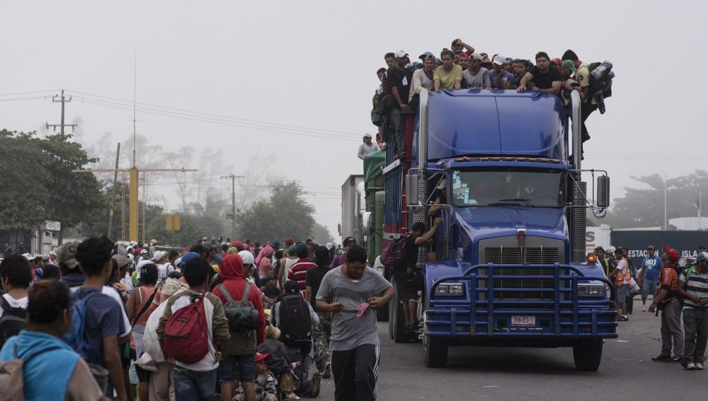 Unos 150 migrantes llegan al estado Puebla; la mayoría sigue en Veracruz